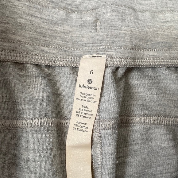 ❤️ Lululemon Inner Glow High Rise Short 3" Size 6 - Picture 3 of 8